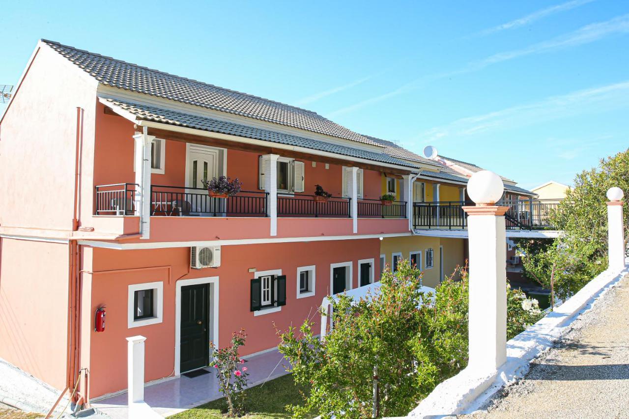Angela'S House By The Sea Apartment Marathias  Exterior photo