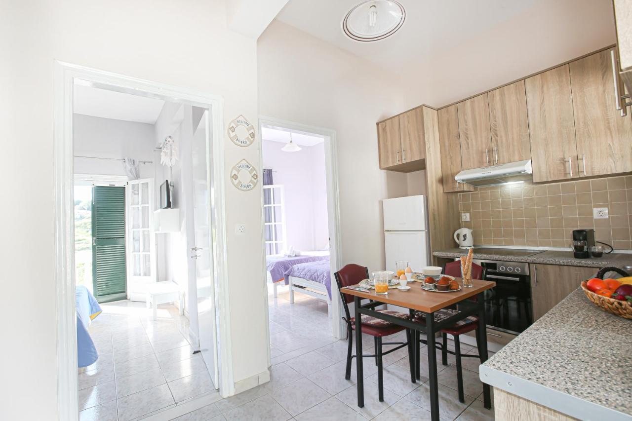 Angela'S House By The Sea Apartment Marathias  Exterior photo