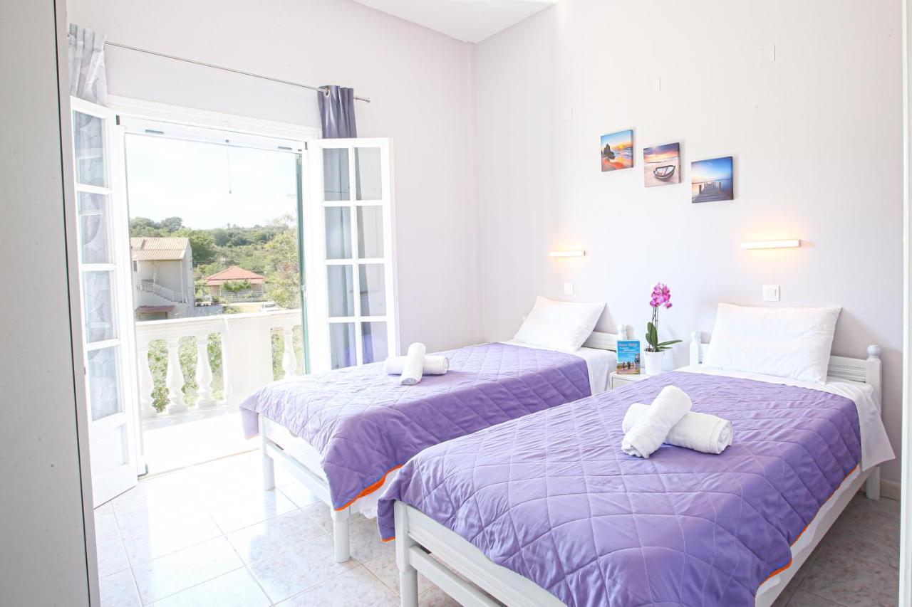 Angela'S House By The Sea Apartment Marathias  Exterior photo