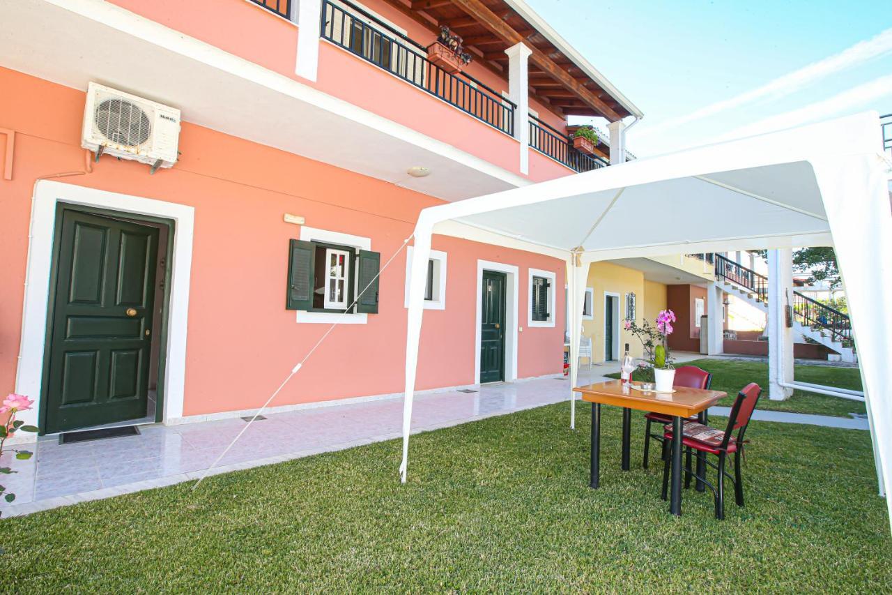 Angela'S House By The Sea Apartment Marathias  Exterior photo